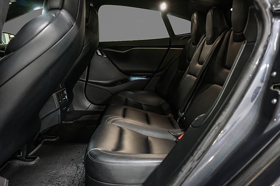 Tesla Model S 25 of 30