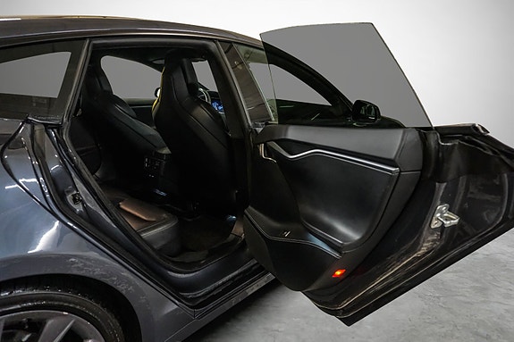 Tesla Model S 26 of 30