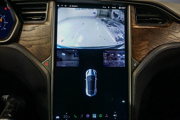 Tesla Model S 17 of 30