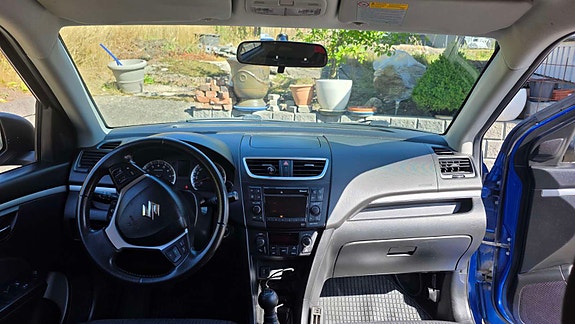 Suzuki Swift 6 of 10