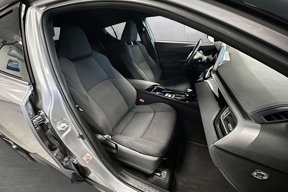 Toyota C-HR 19 of 19
