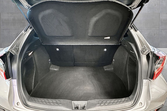 Toyota C-HR 17 of 19
