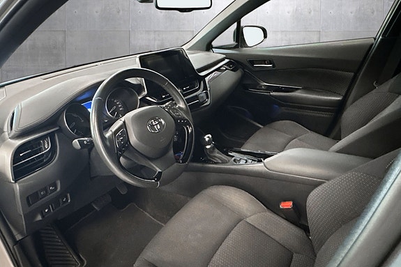 Toyota C-HR 10 of 19