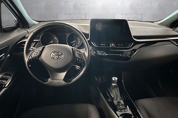 Toyota C-HR 9 of 19