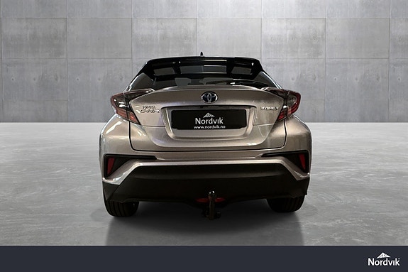 Toyota C-HR 6 of 19