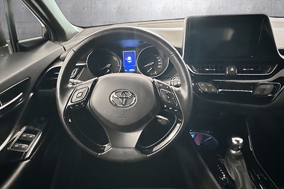 Toyota C-HR 11 of 19