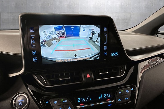 Toyota C-HR 15 of 19