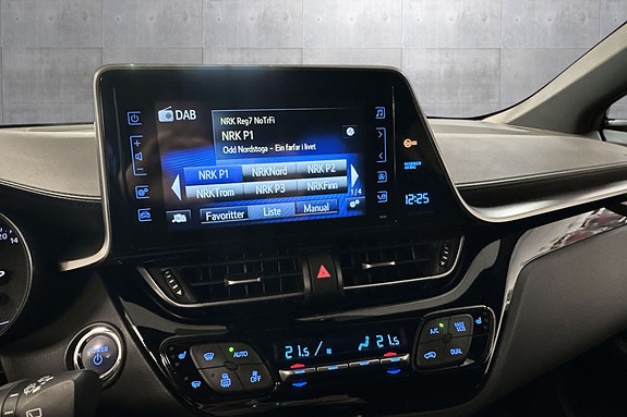 Toyota C-HR 13 of 19