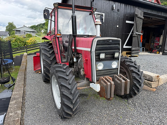 Massey Ferguson 265, med Dalen snøfres og Tokvam strøkasse 2 of 21