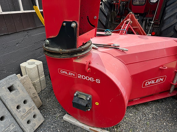 Massey Ferguson 265, med Dalen snøfres og Tokvam strøkasse 13 of 21