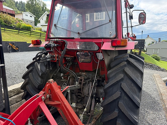 Massey Ferguson 265, med Dalen snøfres og Tokvam strøkasse 5 of 21