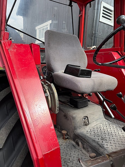 Massey Ferguson 265, med Dalen snøfres og Tokvam strøkasse 7 of 21