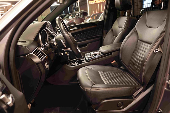 Mercedes-Benz GLS350 d 28 of 30