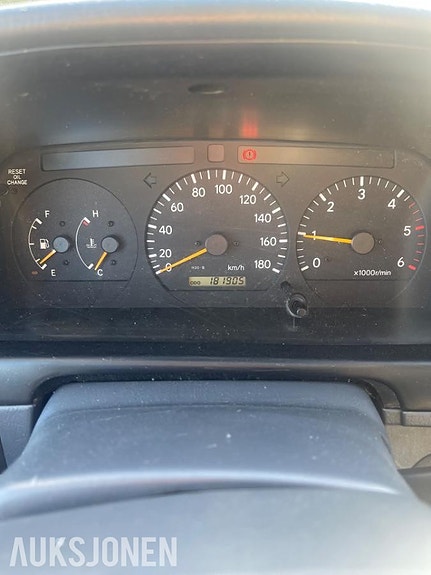 Toyota HiAce 12 of 30