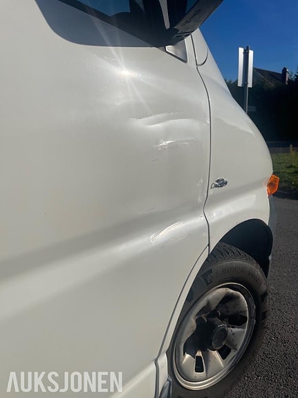 Toyota HiAce 7 of 30