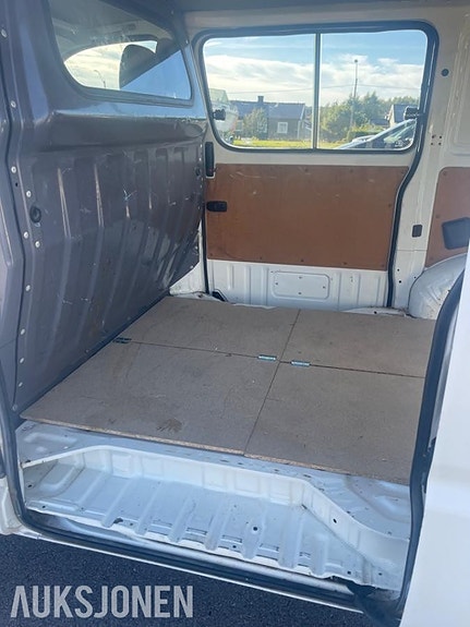 Toyota HiAce 21 of 30