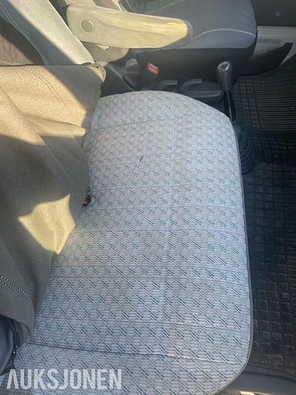 Toyota HiAce 15 of 30