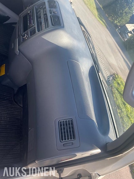 Toyota HiAce 17 of 30