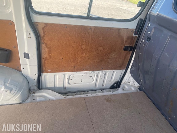 Toyota HiAce 25 of 30