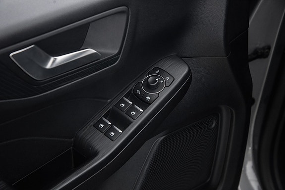Ford Kuga 16 of 23