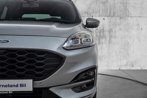 Ford Kuga 9 of 23