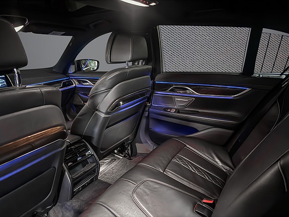BMW 740d 11 of 14