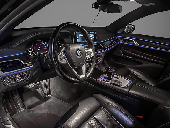 BMW 740d 6 of 14