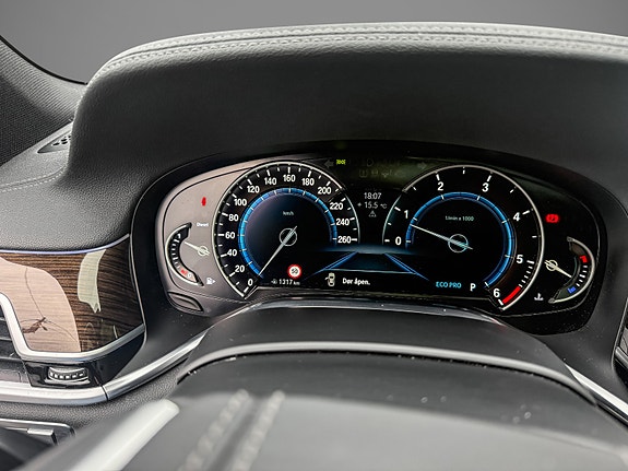 BMW 740d 7 of 14