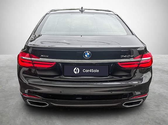 BMW 740d 4 of 14