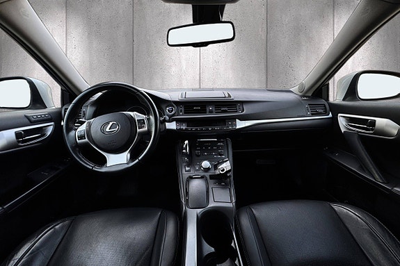 Lexus CT200h 9 of 22