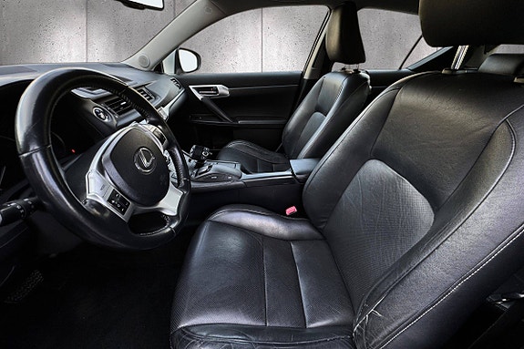Lexus CT200h 14 of 22