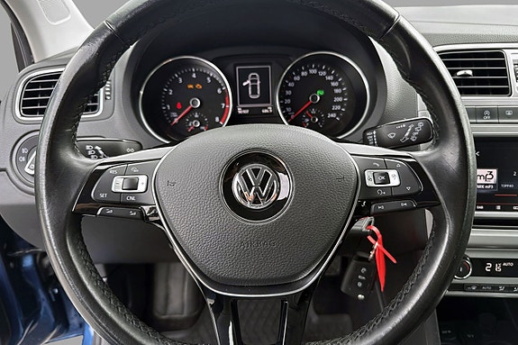 Volkswagen Polo 17 of 26