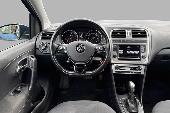 Volkswagen Polo 16 of 26