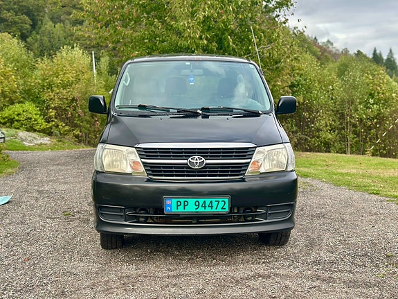 Toyota HiAce 2 of 16