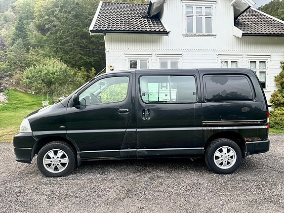 Toyota HiAce 5 of 16
