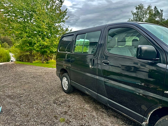 Toyota HiAce 3 of 16