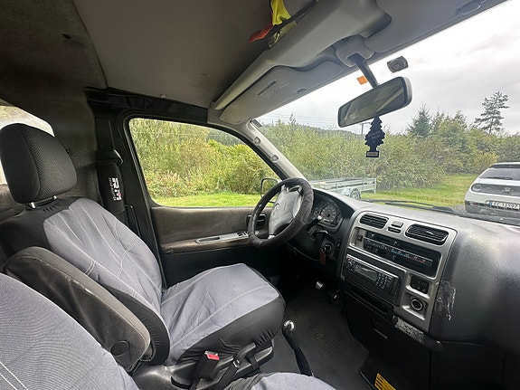 Toyota HiAce 6 of 16