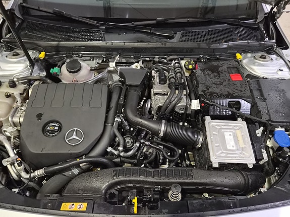 Mercedes-Benz CLA250 e 28 of 28