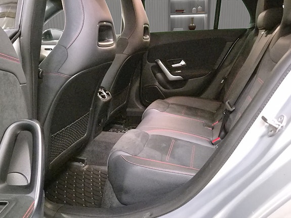 Mercedes-Benz CLA250 e 23 of 28