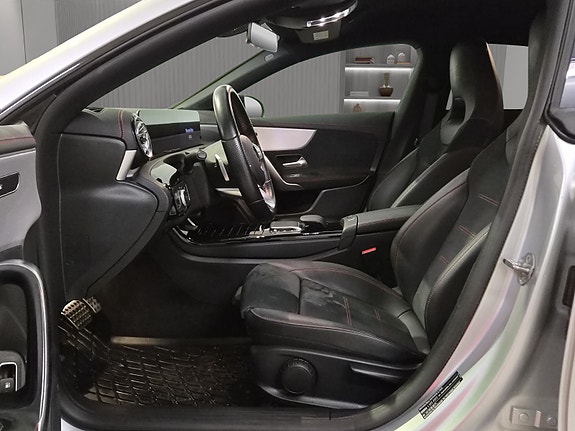 Mercedes-Benz CLA250 e 10 of 28