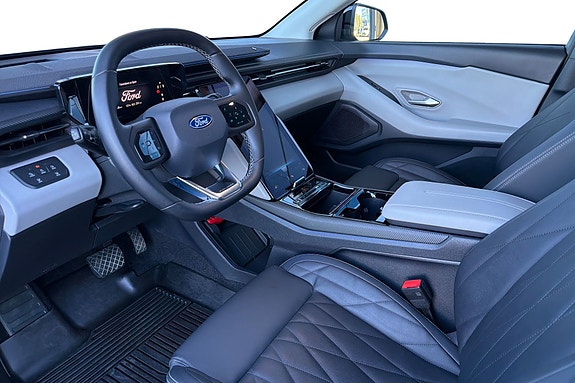 Ford Explorer 10 of 25