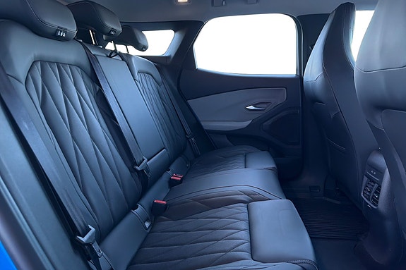 Ford Explorer 12 of 25