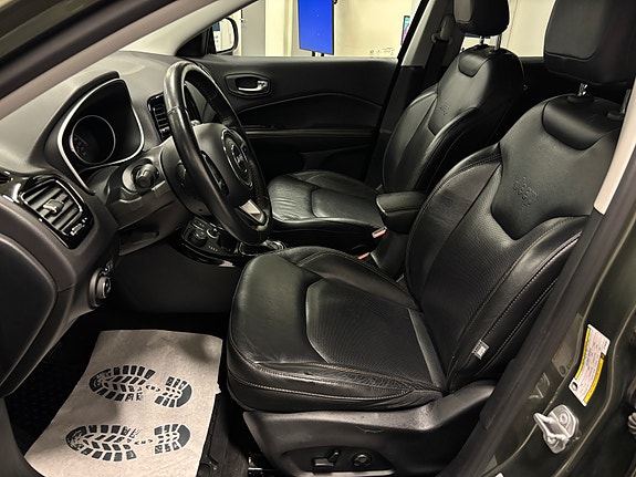 Jeep Compass 8 of 24