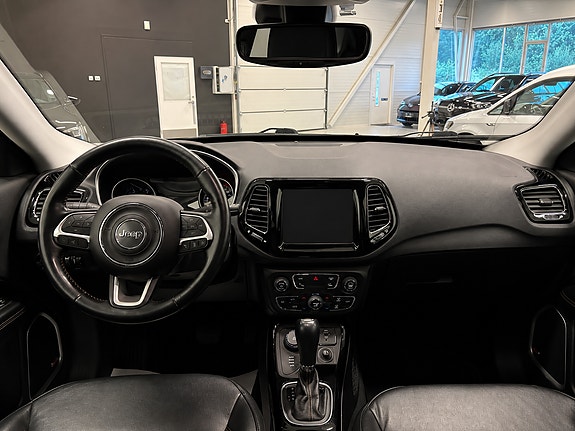 Jeep Compass 12 of 24