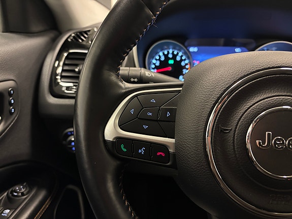 Jeep Compass 15 of 24
