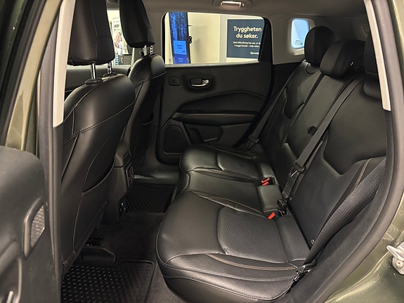 Jeep Compass 21 of 24