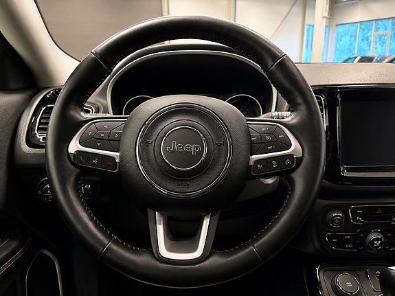 Jeep Compass 14 of 24