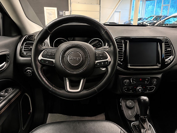 Jeep Compass 13 of 24