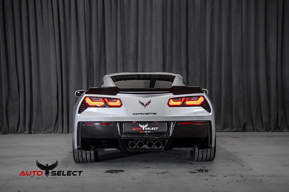 Chevrolet Corvette 17 of 30