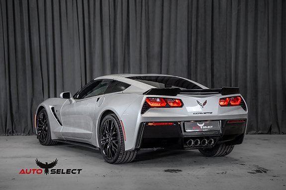 Chevrolet Corvette 16 of 30